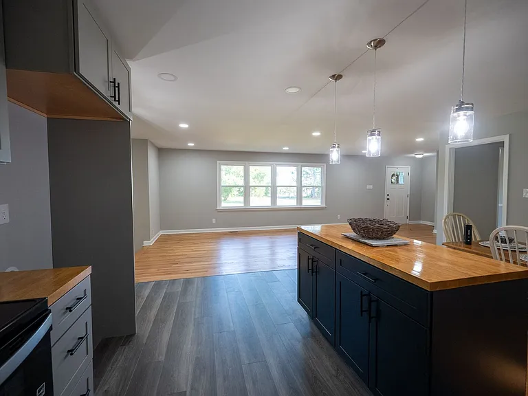 6561 Huntsboro Rd — Photo 5