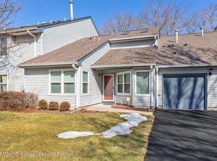 277 Sunshine Ct, Englishtown, NJ 07726
