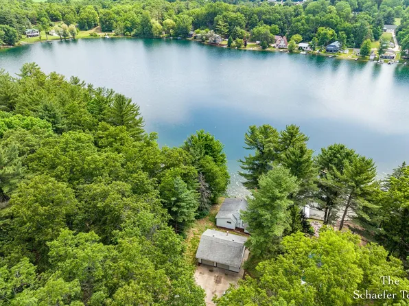 10870 Simpson W, Greenville, MI 48838
