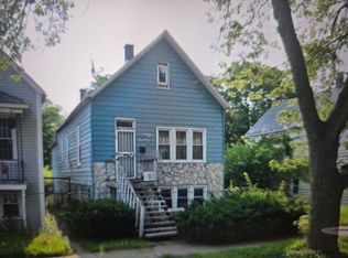 8121 S Coles Ave, Chicago, IL 60617