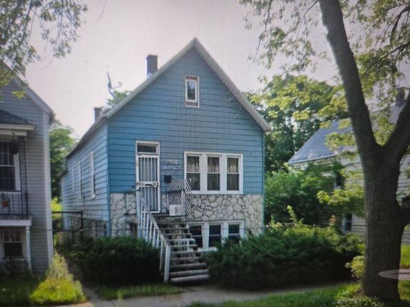 chicago-illinois-2143591382 picture