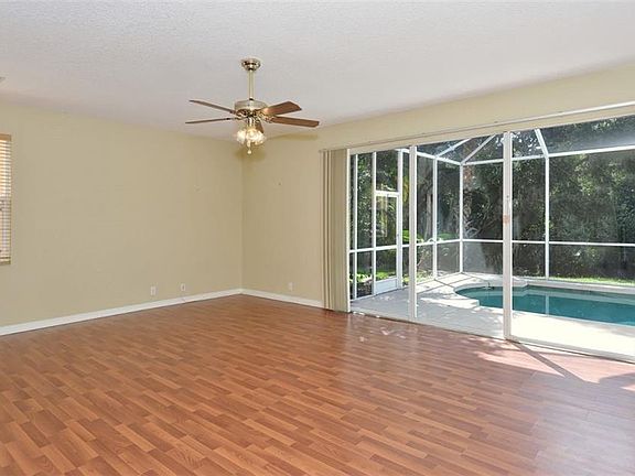 4th image of 4858 Sabal Lake Cir