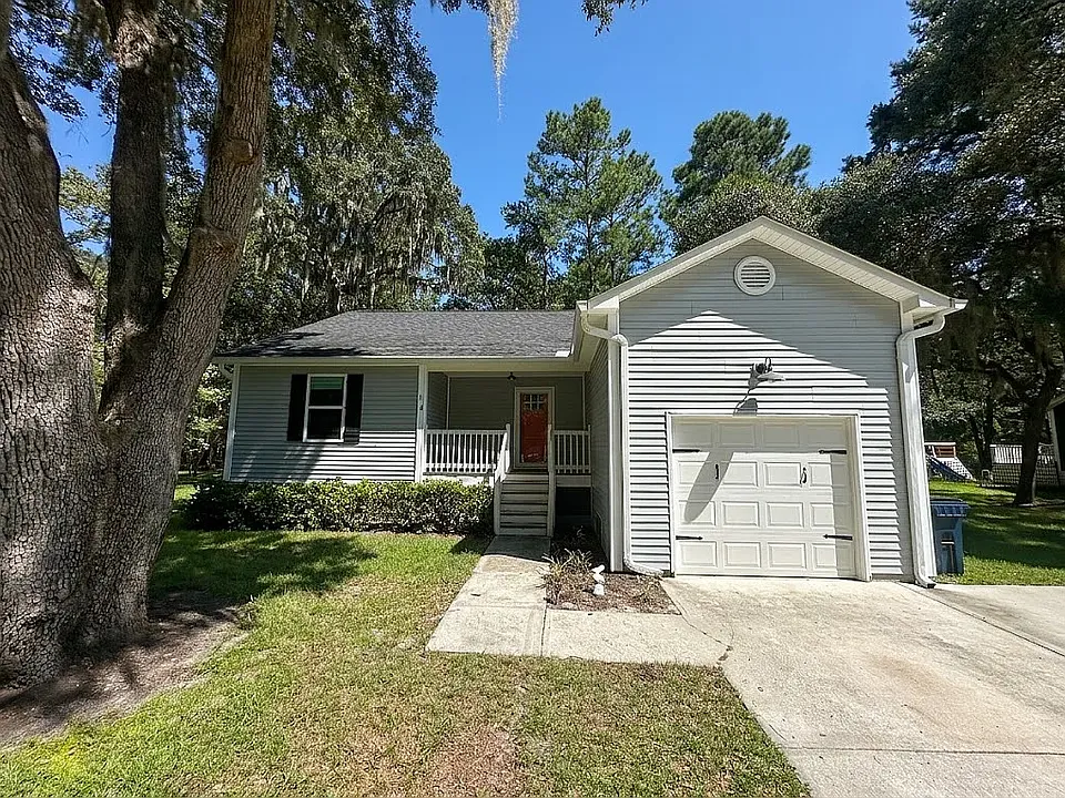 4 Arbor Ln