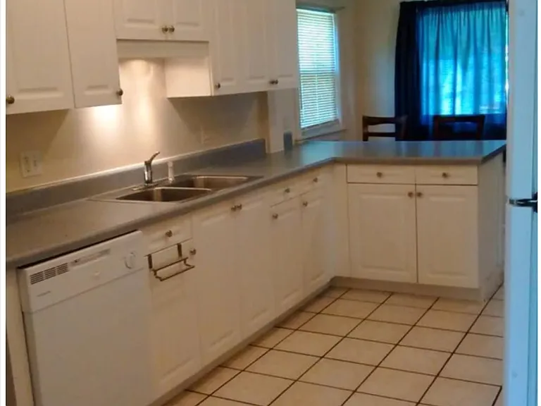 106 Vine St — Photo 9