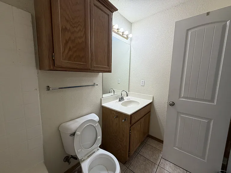 1408 Buena Vista Cir — Photo 11