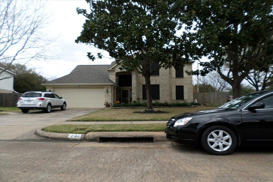 1st image of 731 Acacia Pl
