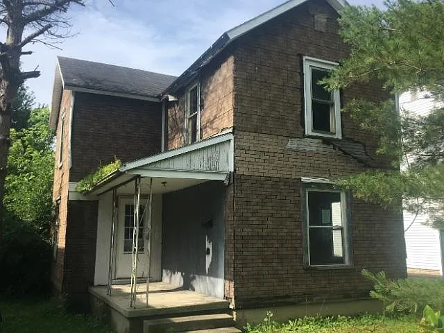 819 Woodrow Ave photo 1