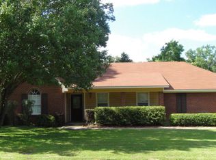 503 Elmwood St, Vicksburg, MS 39180