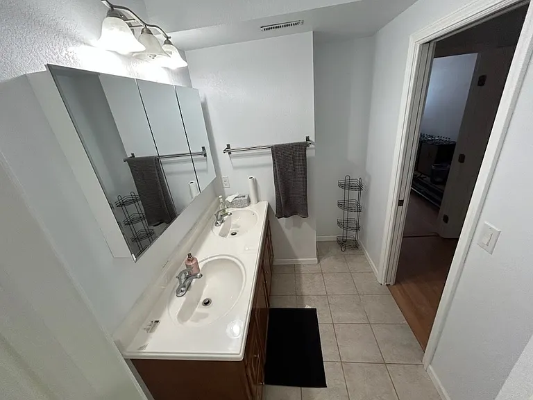 510 Cass St — Photo 15
