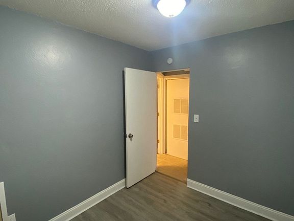 5th image of 2724 Fremont St #A
