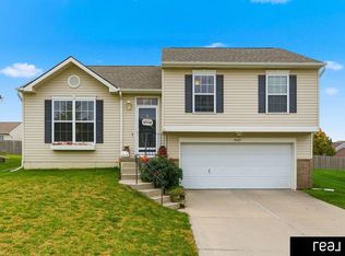 19421 R St, Omaha, NE 68135