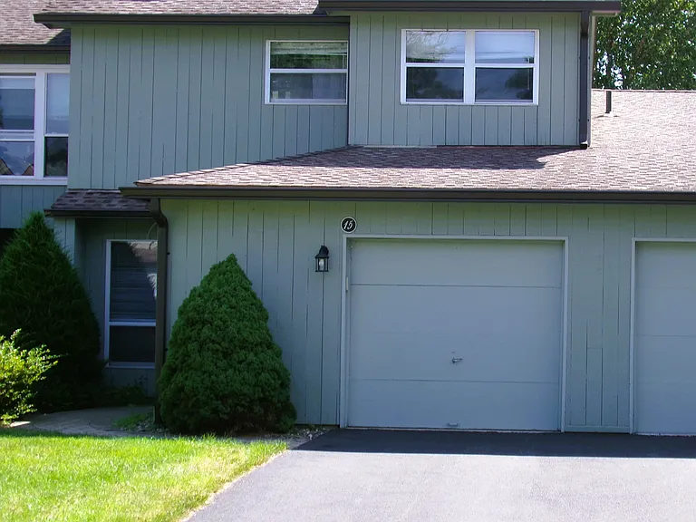 15 Pond Dr W — Photo 1