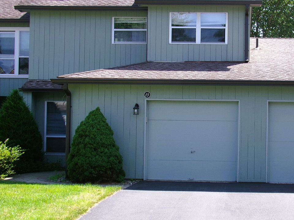 1st image of 15 Pond Dr W