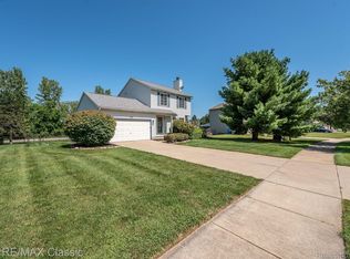 182 Garden Ct, Whitmore Lake, MI 48189