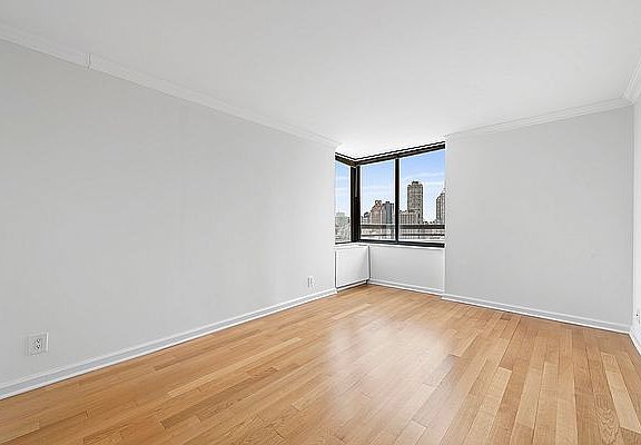 5th image of 800 5th Ave APT 12A