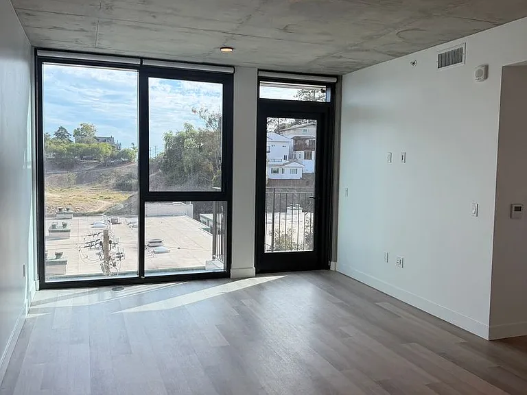Rainford Apartments — Photo 190