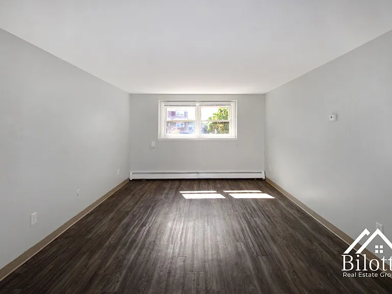 Hillside Terrace Apartments — Photo 25