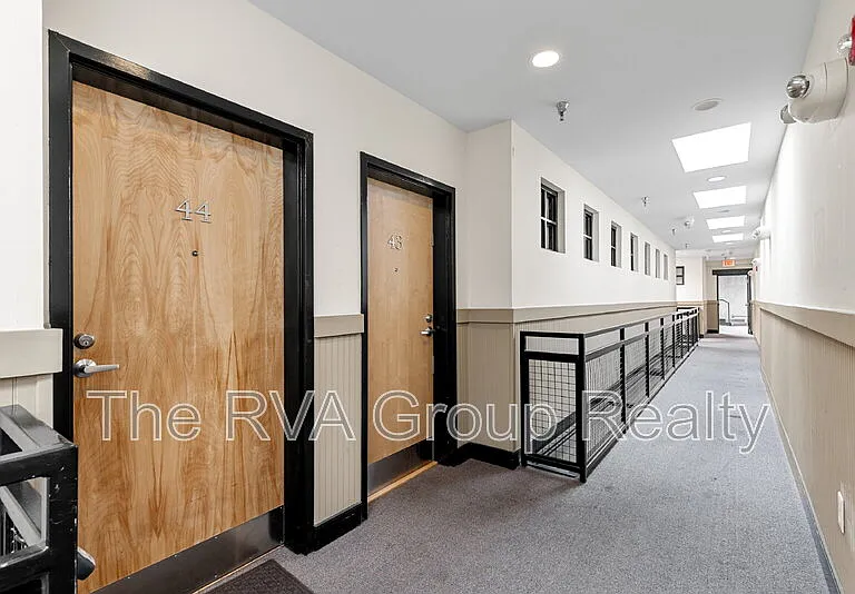 110 W Marshall St #27 — Photo 7