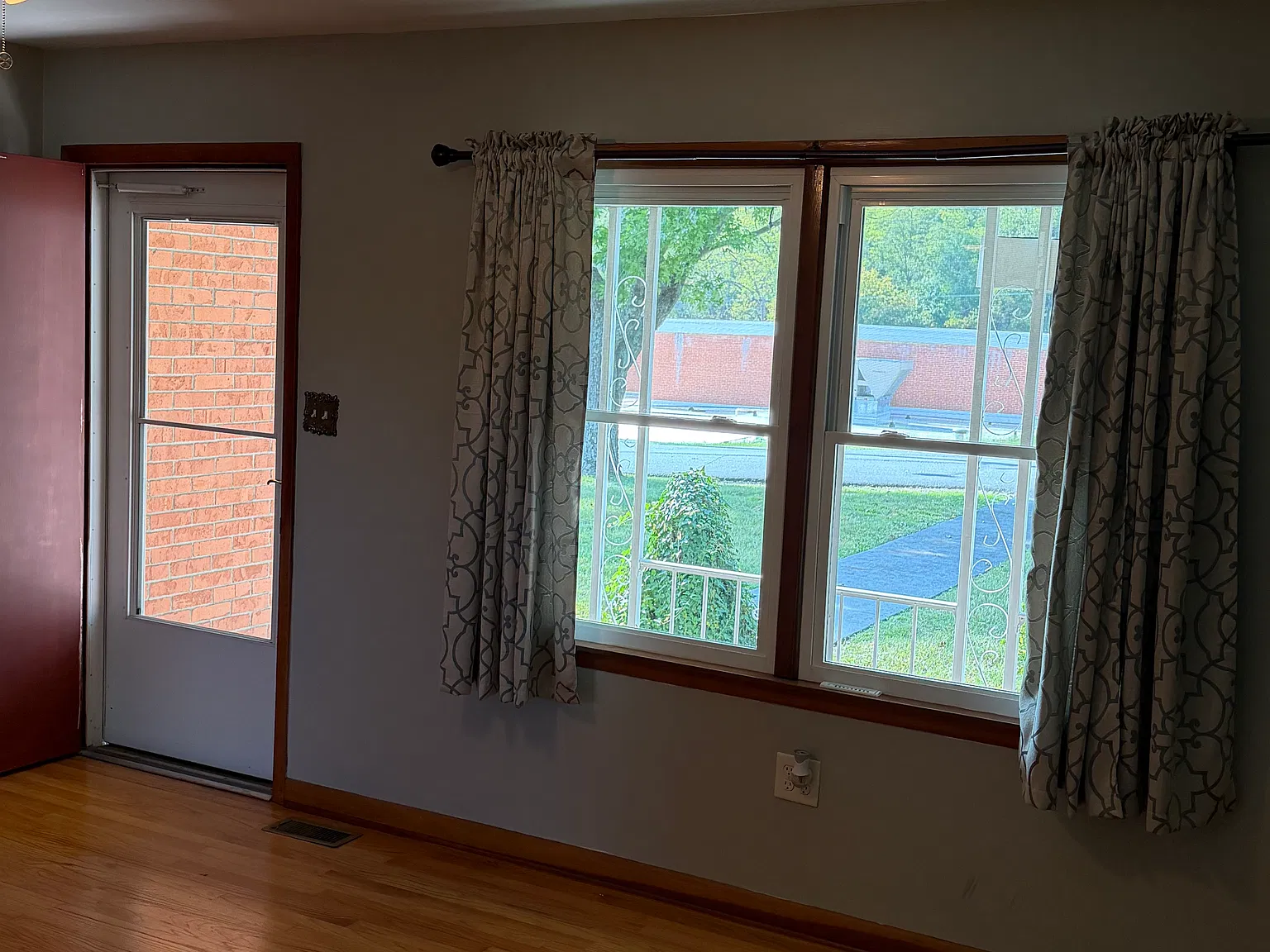 2 bed, 1000 sqft, $1,450 — Photo 3