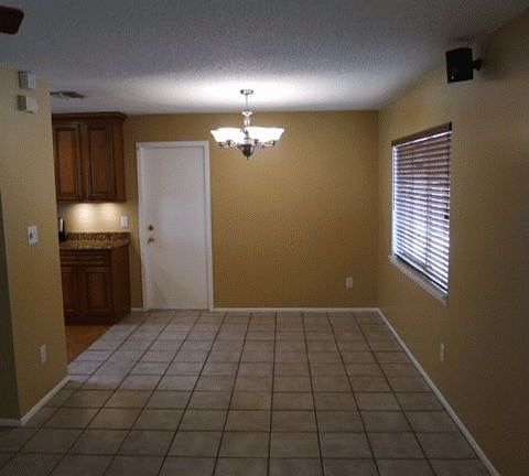 4th image of 109 N Aurora Dr