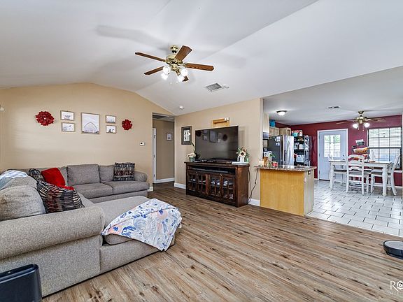 3rd image of 3113 Grove Dr