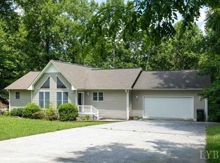 1005 Indian Ridge Dr, Moneta, VA 24121