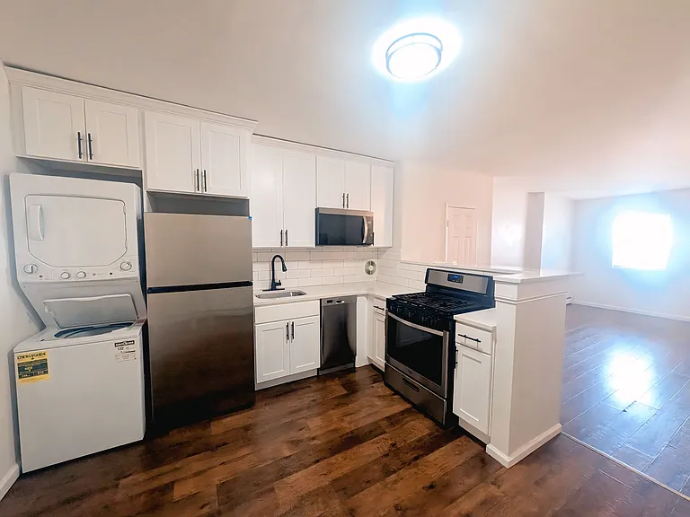 25 S Main St #3 — Photo 6