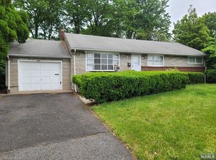 2-33 26th St, Fair Lawn, NJ 07410