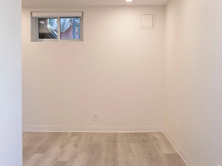 310 W 2nd St #2 — Photo 12