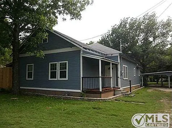 1009 N Preston St — Photo 3