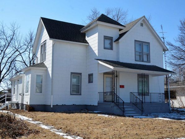 522 W Hail St