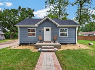 691 E Tennyson Ave, Pontiac, MI 48340