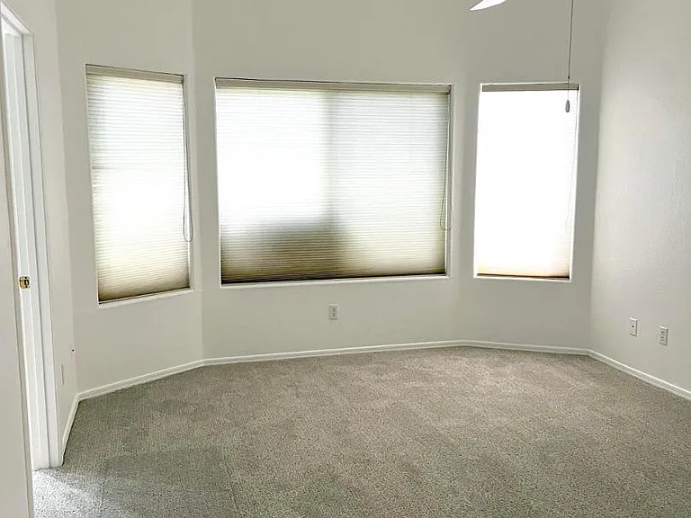 2429 E Patrick Ln — Photo 9