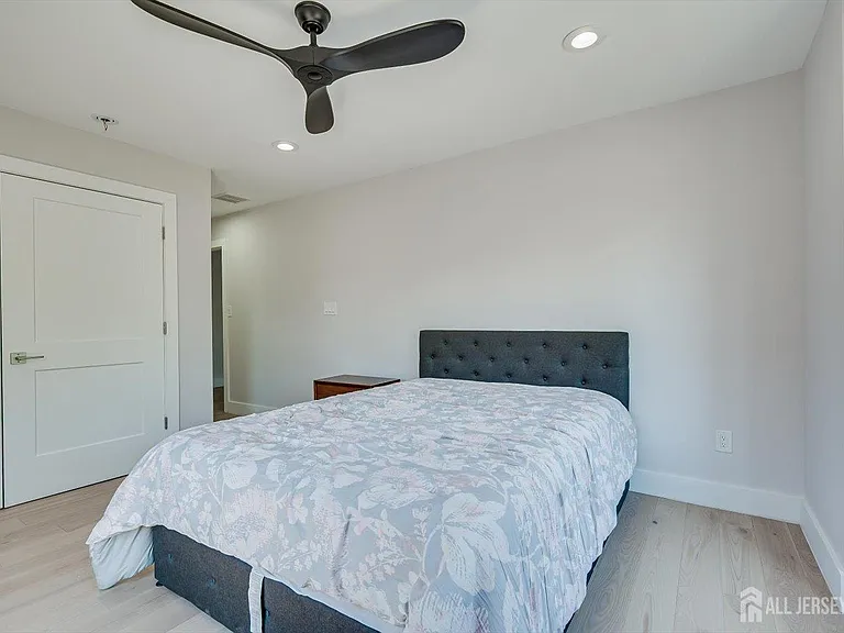 145 Center St — Photo 45