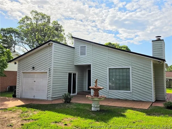 5711 Sagamore Rd, Hope Mills, NC 28348