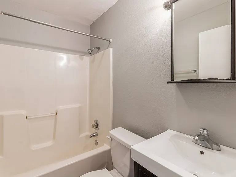 1305 Georgia Ave #5 — Photo 6
