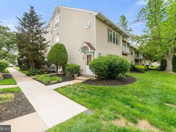 312 Delancey Pl, Mount Laurel, NJ 08054