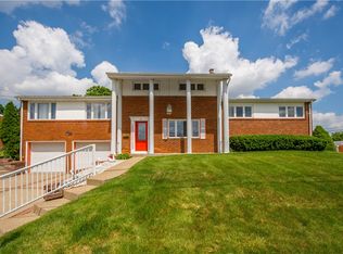 4 Wynnecliffe Dr, Carnegie, PA 15106