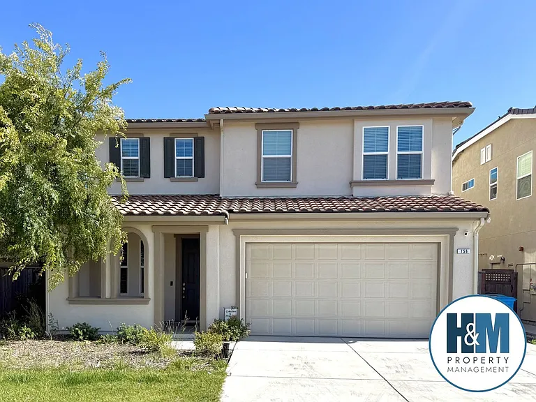 756 Mojave Way — Photo 1