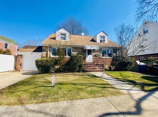 7565 198th St, Fresh Meadows, NY 11366