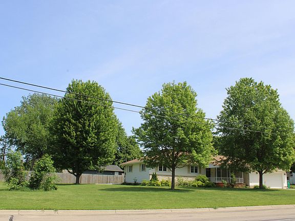 3rd image of 200 N Adams St