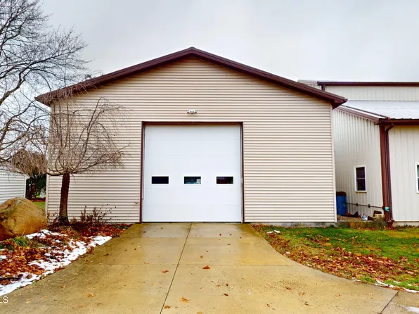 1001 Oak St, Woodville, OH 43469