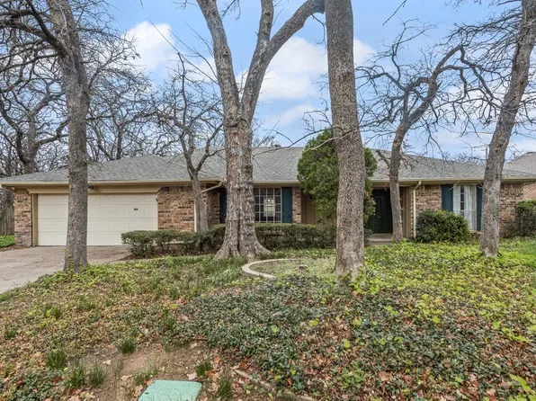 2805 Oak Valley Dr, Arlington, TX 76016