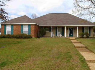 424 Brookstone Dr, Madison, MS 39110