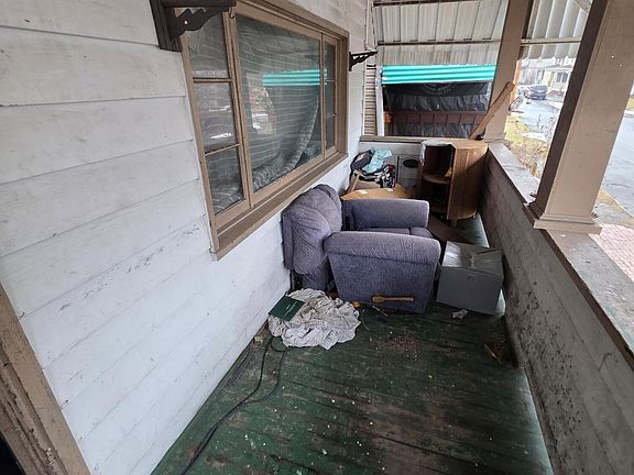 5th image of 919 3rd Ave