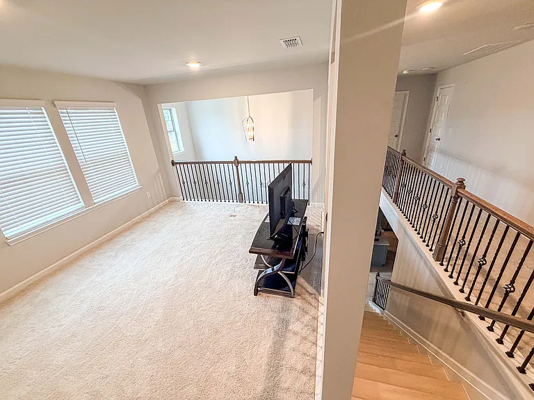 628 Sidney Ct — Photo 69