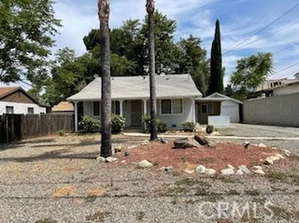 322 E 11th St, Beaumont, CA 92223