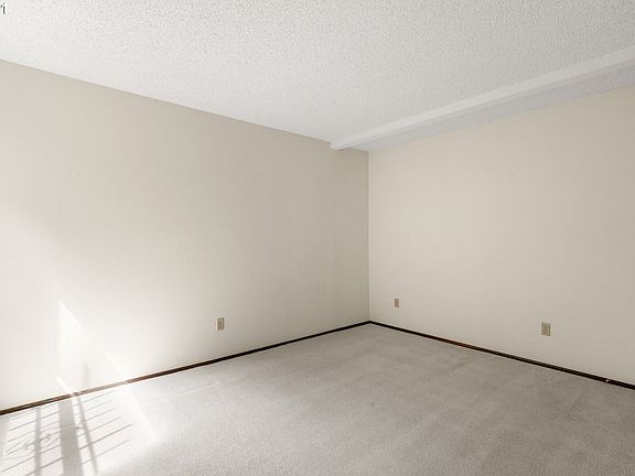 5th image of 8620 NE Mason Dr #26