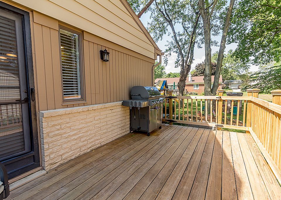 2nd image of 22817 Heatherbrae Way