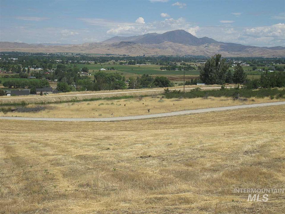 1st image of 999 E Hermosa St
